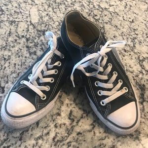 Converse Chuck Taylor’s Size 6